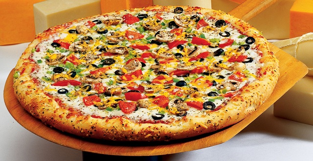 بالصور كيفية تحضير بيتزا سهلة