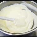 بالصور طريقة عمل الكريمه البيضاء لتزيين الكيك