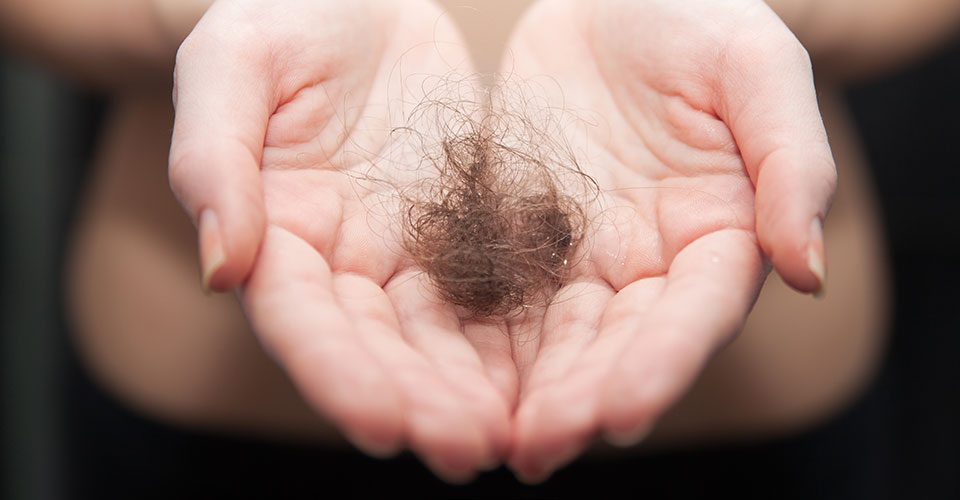 بالصور علاج سقوط الشعر للنساء