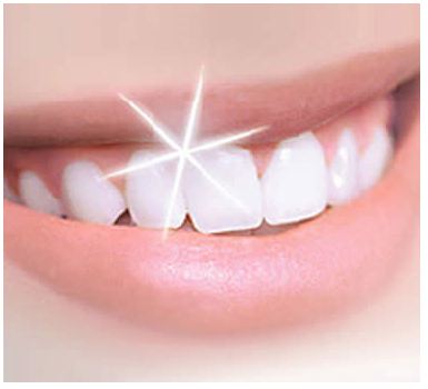 بالصور و صفات طبيعيه لتبيض الاسنان